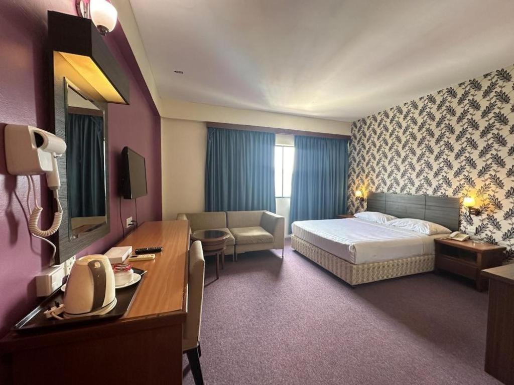 Klang Histana Hotel Bagian luar foto