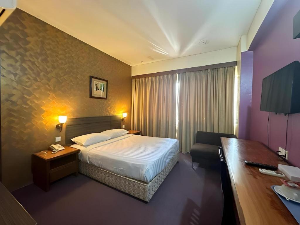 Klang Histana Hotel Bagian luar foto