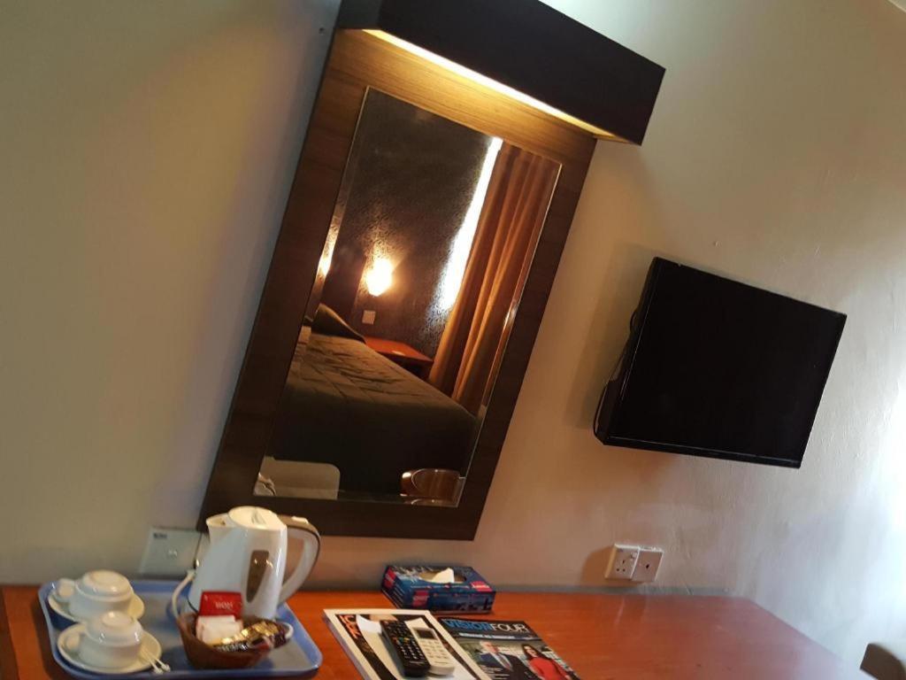 Klang Histana Hotel Bagian luar foto