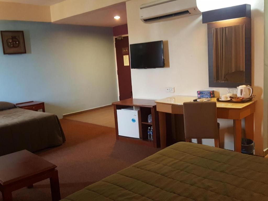 Klang Histana Hotel Bagian luar foto