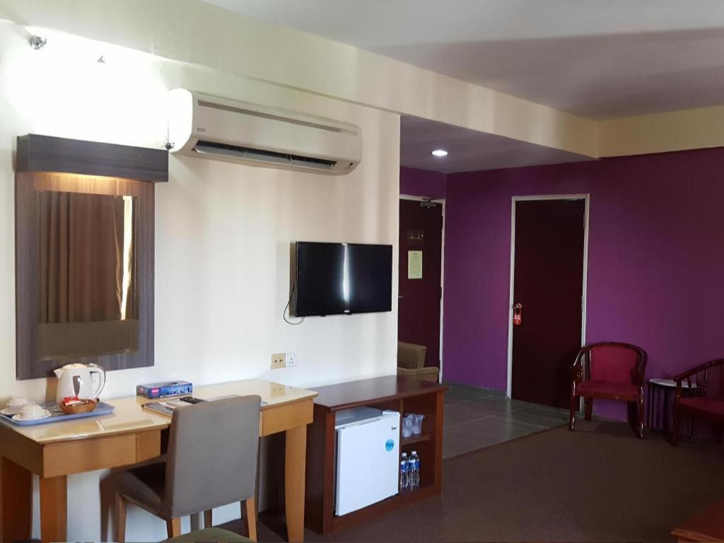 Klang Histana Hotel Bagian luar foto